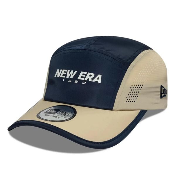 Czapka 5-panelowa New Era Colour Block Runner. Niebieskie czapki damskie New Era, bez wzorów, z poliesteru. Za 170.00 zł.