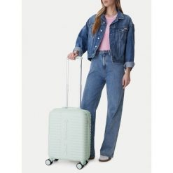 Walizka kabinowa Reebok. Niebieskie walizki damskie Reebok, bez wzorów. Za 279.99 zł.