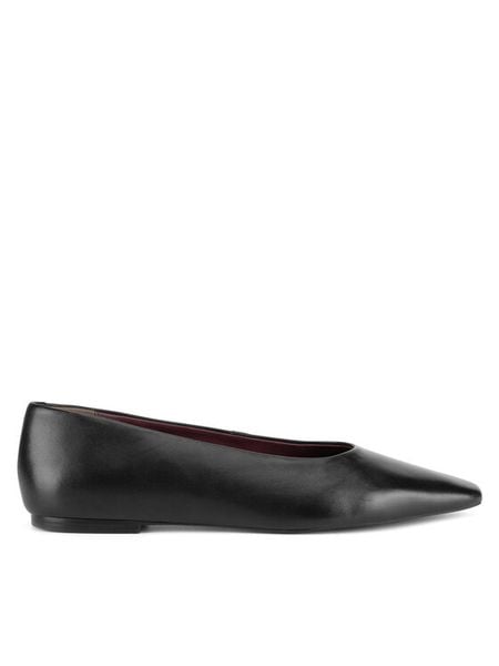 Gino Rossi Baleriny NELL-118130 Czarny. Czarne balerinki damskie Gino Rossi, bez wzorów, ze skóry, bez obcasa, bez zapięcia. Za 209.99 zł.