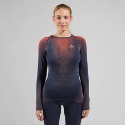 Bluza termoaktywna damska ODLO Blackcomb Eco. Czerwone bluzy damskie ODLO, na zimę, xs, bez wzorów, z elastanu, sportowe, bez ramiączek, bez kaptura. Za 279.99 zł.