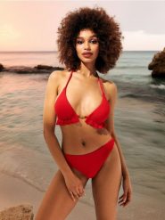 Dół od bikini - czerwony. Czerwone stroje kąpielowe damskie Sinsay, l, bez wzorów, prążkowane. Za 19.99 zł.