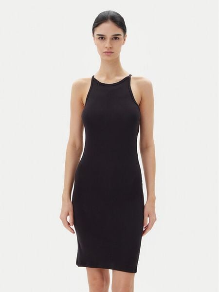 Pieces Sukienka codzienna Jane 17155478 Czarny Slim Fit. Czarne sukienki damskie Pieces, na co dzień, xs, bez wzorów, z wiskozy, bez kołnierzyka, bez ramiączek, proste. Za 59.99 zł.