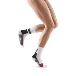 Skarpety kompresyjne damskie sportowe CEP The Run Limited krótkie. Czarne skarpetki damskie CEP, bez wzorów. Za 74.00 zł.
