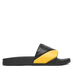 Klapki Guess. Czarne klapki męskie Guess, z aplikacjami, bez zapięcia. Za 199.99 zł.