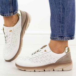 Białe skórzane półbuty damskie Sergio Leone Sp002. Białe półbuty damskie Sergio Leone, na jesień, bez wzorów, z jeansu, klasyczne, z okrągłym noskiem, bez obcasa, na płaskiej podeszwie, bez zapięcia. Za 219.00 zł.