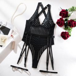 Body z pasem do pończoch na romantyczne wieczory Annelotte. Czarne body Intica, bez wzorów, z materiału. Za 119.00 zł.