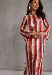 Bordowa Sukienka Dopasowana w Stylu Boho z Plecionego Materiału w Paski Nasehle. Czerwone sukienki damskie Renee, na plażę, bez wzorów, z materiału, boho, bez kołnierzyka, bez ramiączek, maxi, dopasowane. Za 129.99 zł.