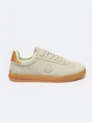 Sneakersy damskie ze skóry naturalnej zamszowej pistacjowe RR274848 300. Zielone obuwie sportowe damskie BIG STAR, bez wzorów, z materiału, bez zapięcia. W wyprzedaży za 119.99 zł.