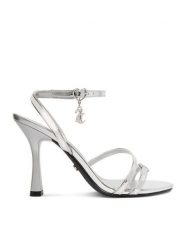 Juicy Couture Sandały EO-LS955554-8 Srebrny. Szare sandały damskie Juicy Couture, bez wzorów, z materiału, bez obcasa, na szpilce, bez zapięcia. Za 249.99 zł.