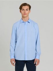 Koszula slim fit - błękitny. Niebieskie koszule męskie Sinsay, l, bez wzorów, bez kołnierzyka, bez ramiączek. Za 39.99 zł.