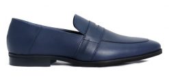 Granatowe loafersy - wsuwane buty męskie - penny loafers T216. Buty wizytowe męskie Modini Moda Męska, bez wzorów, z gumy, bez obcasa, bez zapięcia. W wyprzedaży za 297.00 zł.