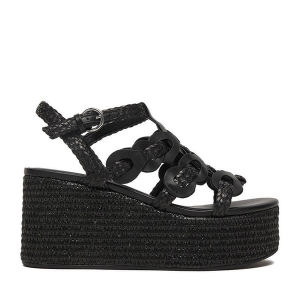 Sandały Badura. Czarne sandały damskie Badura, bez wzorów, bez obcasa, bez zapięcia. Za 248.99 zł.
