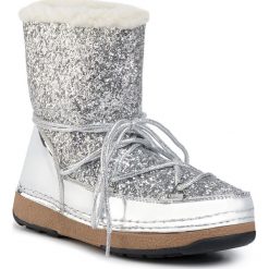Buty DEEZEE - WS5016-01 Silver. Szare kozaki damskie DeeZee, na zimę, z aplikacjami, ze skóry ekologicznej, bez obcasa, bez zapięcia. Za 149.99 zł.