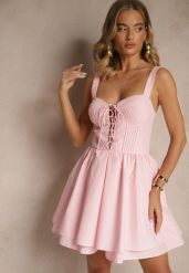 Różowa Rustykalna Sukienka Vices z Bawełny Zdobiona Wiązaniem Fenirelle. Czerwone sukienki damskie Renee, na co dzień, na lato, l, z aplikacjami, z bawełny, eleganckie, bez kołnierzyka, bez ramiączek, mini. Za 129.99 zł.