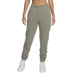 Spodnie sportowe damskie Nike FN2434320. Zielone spodnie dresowe damskie Nike, bez wzorów, z dresówki, sportowe, trekkingowe. Za 334.00 zł.