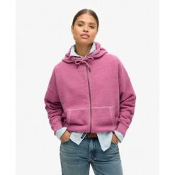 Bluza Essential Logo Overdyed Zh. Czerwone koszulki sportowe damskie Superdry, bez wzorów, bez ramiączek. W wyprzedaży za 291.45 zł.