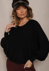 Czarny Sweter z Wiskozą w Stylu Nietoperza Almeti. Czarne swetry nierozpinane damskie Renee, m, bez wzorów, z wiskozy, biznesowe, bez kołnierzyka, bez ramiączek. Za 69.99 zł.