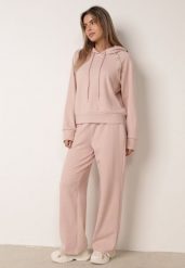 Różowy Komplet Dresowy Bluza z Kapturem z Ozdobnymi Guzikami i Spodnie Eborissa. Czerwone bluzy damskie Born2be, l, bez wzorów, z dresówki, klasyczne, bez ramiączek, z kapturem. Za 169.99 zł.