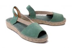 TONI PONS ELLA menta mint, sandały/espadryle damskie. Zielone sandały damskie TONI PONS, bez wzorów, bez obcasa, na koturnie, bez zapięcia. Za 227.92 zł.