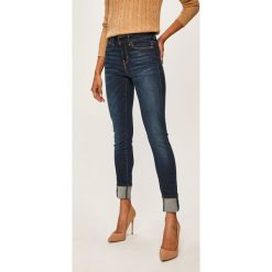 Guess Jeans - Jeansy Jegging Mid. Niebieskie jeansy damskie Guess Jeans, z aplikacjami, z bawełny. Za 399.90 zł.