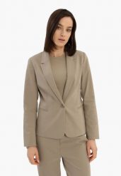 Beżowa marynarka JB-MALIRA. Brązowe marynarki i żakiety damskie Volcano, bez wzorów, klasyczne, bez kołnierzyka, bez ramiączek. Za 249.99 zł.