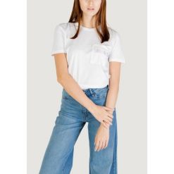 Koszulka crop top Kobieta ONLY ONLELIS S/S DETAIL POCKET TEE CS JRS. Białe bluzki damskie ONLY, s, bez wzorów, z bawełny, bez kołnierzyka, bez ramiączek. Za 147.05 zł.