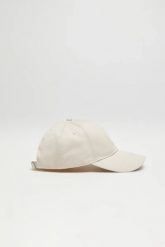 Czapka z daszkiem beżowa. Brązowe czapki damskie MOODO, bez wzorów, z bawełny. Za 49.99 zł.