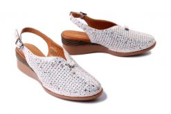 ARTIKER RELAKS 56C0620 kolorowy, sandały damskie. Żółte sandały damskie Artiker Relaks, bez wzorów, bez obcasa, na koturnie, bez zapięcia. Za 174.93 zł.