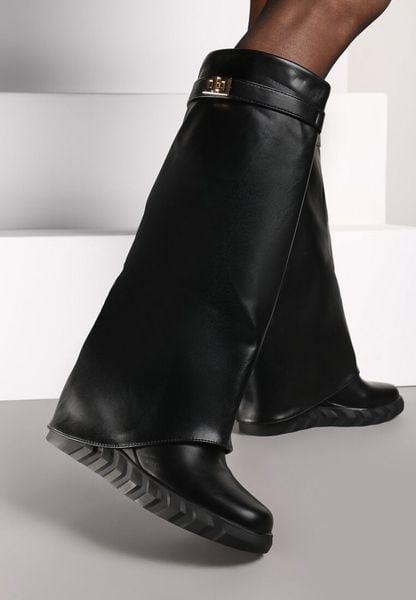 Czarne Kozaki z Klamerką i Wywiniętą Cholewką Elliandra. Czarne kozaki damskie Renee, na jesień, bez wzorów, bez obcasa, na koturnie, bez zapięcia. Za 109.99 zł.