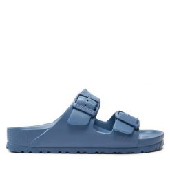 Klapki Birkenstock. Czerwone klapki damskie Birkenstock, bez wzorów, bez obcasa, bez zapięcia. Za 449.99 zł.