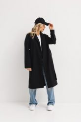 WEŁNIANY PŁASZCZ COMO CZARNY L - Flawless. Czarne płaszcze damskie Flawless, l, bez wzorów, z acetatu, eleganckie, bez kołnierzyka, z kapturem. Za 1,096.50 zł.