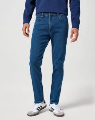 WRANGLER MĘSKIE SPODNIE JEANSOWE LARSTON BLUE GREY 112355025 W18S017416. Niebieskie jeansy męskie Wrangler, z jeansu. Za 239.99 zł.