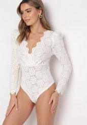 Białe Koronkowe Body z Kopertowym Dekoltem Mardie. Białe body Born2be, z aplikacjami, z koronki. Za 74.99 zł.