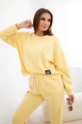 Komplet masełko bluza + spodnie żółty. Żółte bluzy damskie KESI, l, bez wzorów, z dresówki, eleganckie, bez ramiączek, bez kaptura. Za 342.93 zł.