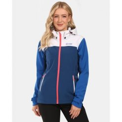 Damska kurtka softshell Kilpi RAVIA-W. Niebieskie kurtki sportowe damskie Kilpi, bez wzorów, z softshellu, bez ramiączek, bez kaptura, trekkingowe. Za 473.69 zł.