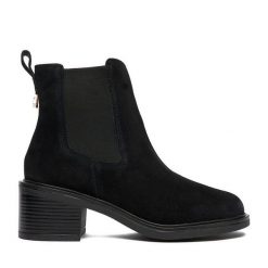 Sztyblety Lasocki. Czarne botki damskie Lasocki, bez wzorów, bez obcasa, na słupku, bez zapięcia. Za 199.99 zł.