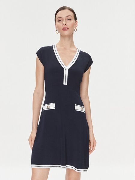 Guess Sukienka dzianinowa Febe 4RGK08 5790Z Granatowy Regular Fit. Niebieskie sukienki damskie Guess, z aplikacjami, z dzianiny, bez kołnierzyka, bez ramiączek. Za 429.99 zł.