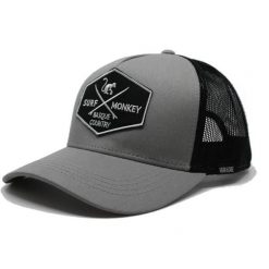 Czapka Trucker - 5 paneli / Recykling / Jeden rozmiar (Ołów). Niebieskie czapki damskie SURF MONKEY, z aplikacjami, sportowe. Za 159.95 zł.