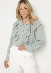 Jasnozielona Koszula z Ozdobną Falbaną Cornelea. Zielone koszule damskie Born2be, bez wzorów, z jeansu, eleganckie, bez kołnierzyka, bez ramiączek. Za 79.99 zł.