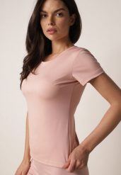 Różowy Gładki T-shirt o Klasycznym Kroju Lycoris. Czerwone t-shirty damskie Born2be, l, bez wzorów, z jeansu, biznesowe, bez kołnierzyka, bez ramiączek. Za 29.99 zł.