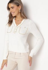Biały Sweter w Stylu Retro z Ozdobnym Łańcuszkiem Elioraca. Białe swetry nierozpinane damskie Born2be, na zimę, bez wzorów, retro, bez kołnierzyka, bez ramiączek. Za 54.99 zł.
