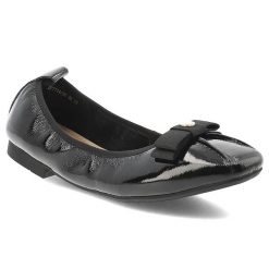Baleriny damskie Filippo, cholewka ze skóry naturalnej lakierowanej wsuwany fason z ozdobną kokardą zabudowany przód na płaskiej podeszwie, czarne, D. Czarne balerinki damskie Filippo, bez wzorów, ze skóry, bez obcasa, na płaskiej podeszwie, bez zapięcia. Za 144.90 zł.