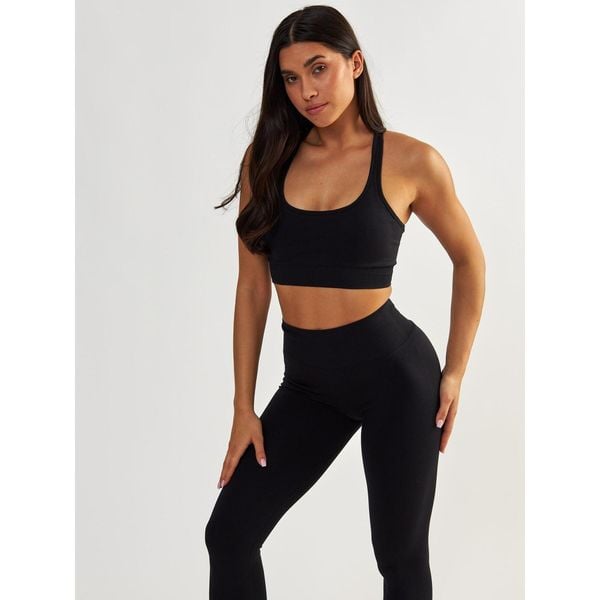 Stanik Fitness BeShaped Gym Queen Bezszwowy. Czarne biustonosze BESHAPED, bez wzorów, z nylonu. W wyprzedaży za 143.20 zł.