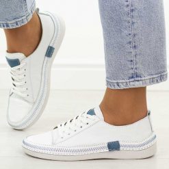 Biało nieb. skórzane półbuty damskie T.Sokolski 8260. Białe półbuty damskie Sokolski, na jesień, bez wzorów, z jeansu, eleganckie, z okrągłym noskiem, bez obcasa, na płaskiej podeszwie, bez zapięcia. Za 299.00 zł.