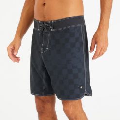 Spodenki surfingowe męskie Olaian 500 18" Checky. Czarne szorty męskie OLAIAN, bez wzorów, z elastanu, sportowe. Za 79.99 zł.