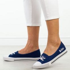 Granatowe tenisówki damskie Lee Cooper 4355. Niebieskie balerinki damskie Lee Cooper, na jesień, bez wzorów, z tkaniny, eleganckie, bez obcasa, bez zapięcia. Za 159.00 zł.