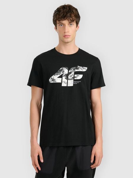 4F T-shirt regular z nadrukiem męski - czarny M. Czarne t-shirty męskie 4F, m, bez wzorów, z bawełny, bez kołnierzyka, bez ramiączek. Za 59.99 zł.