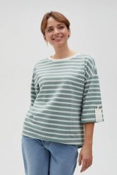 Bluza oversize w paski z szerokimi rękawami oliwkowa. Zielone bluzy damskie MOODO, l, bez wzorów, z bawełny, bez ramiączek, bez kaptura. Za 99.99 zł.