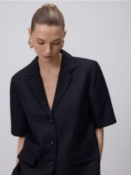 Marynarka z lnem - czarny. Czarne marynarki i żakiety damskie Reserved, bez wzorów, z wiskozy, bez kołnierzyka, bez ramiączek. Za 179.99 zł.