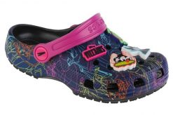 Sandały Córka Crocs Classic Disney niebieski. Niebieskie sandały damskie Crocs, bez wzorów, z materiału, bez obcasa, bez zapięcia. Za 119.90 zł.